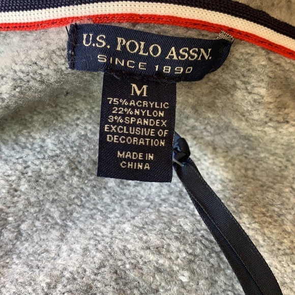 U.S. Polo Assn. V-Neck Heather Gray Monogram Sweater Sz M NWT - Picture 10 of 11